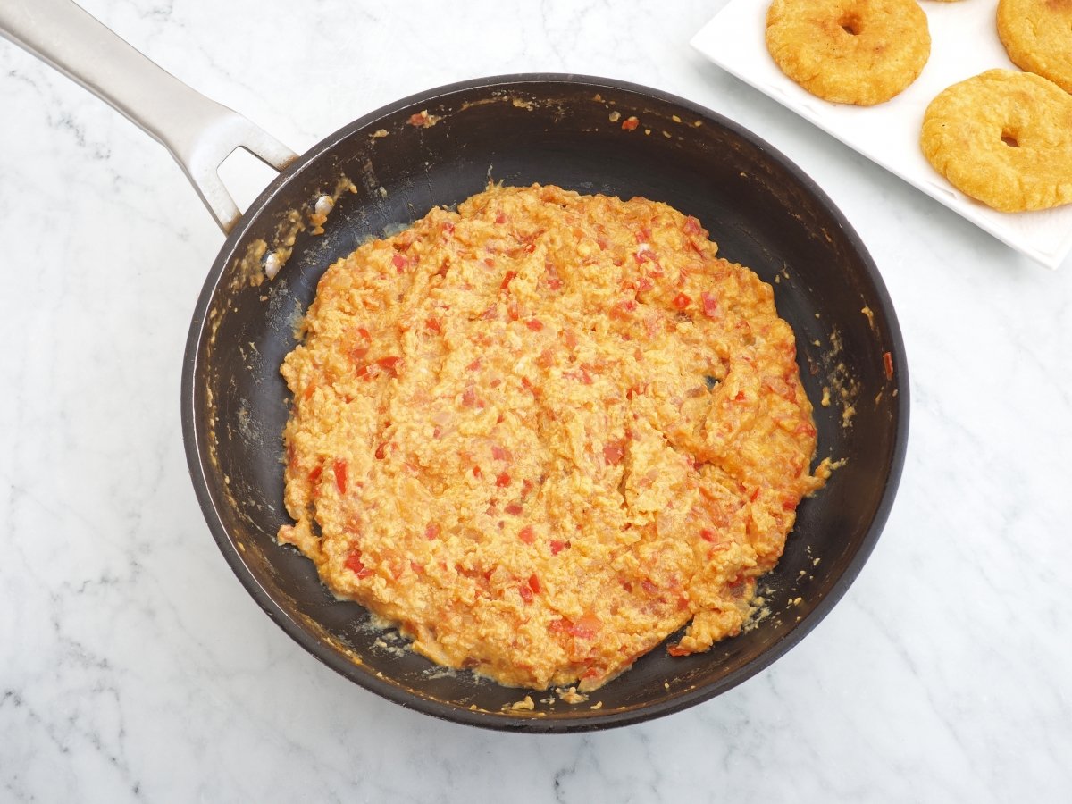 Cocinar los huevos pericos