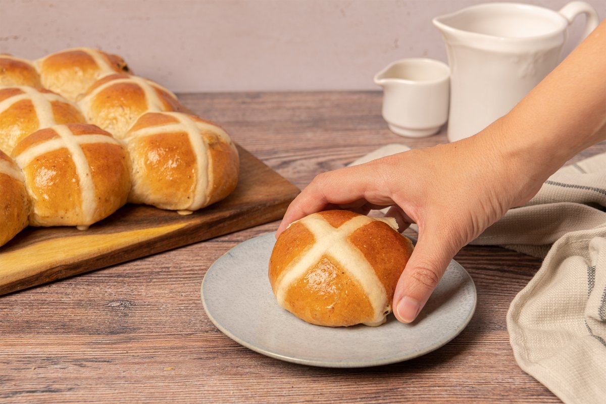 Cogiendo con la mano los hot cross buns