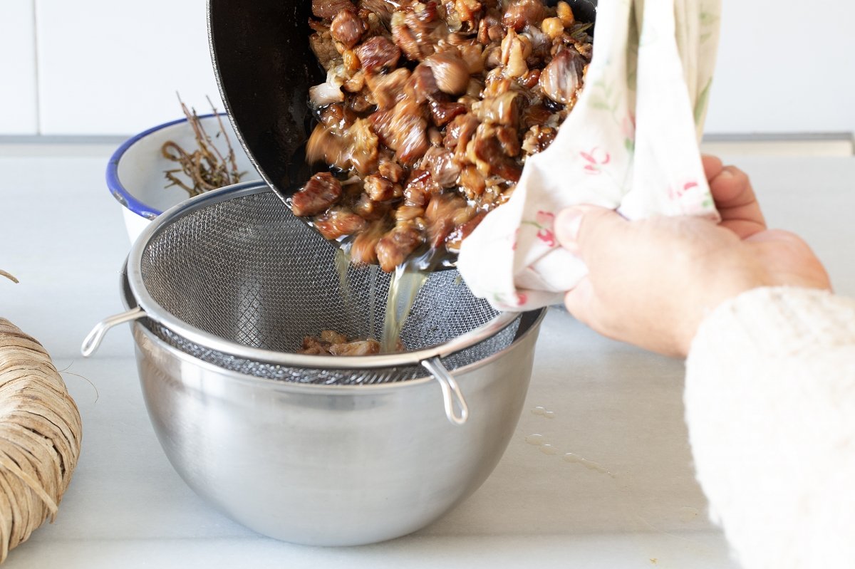 Colamos las carnes de la rillete