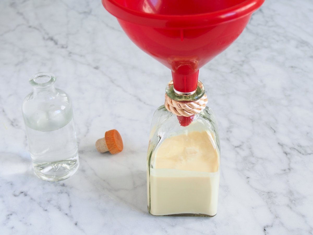 Place the mixture with a strainer in a bottle and then add the pomace