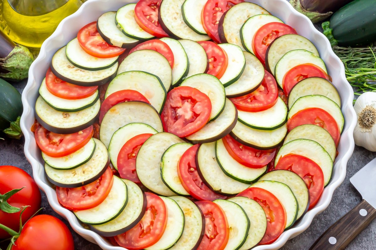 Colocar las verduras formando círculos