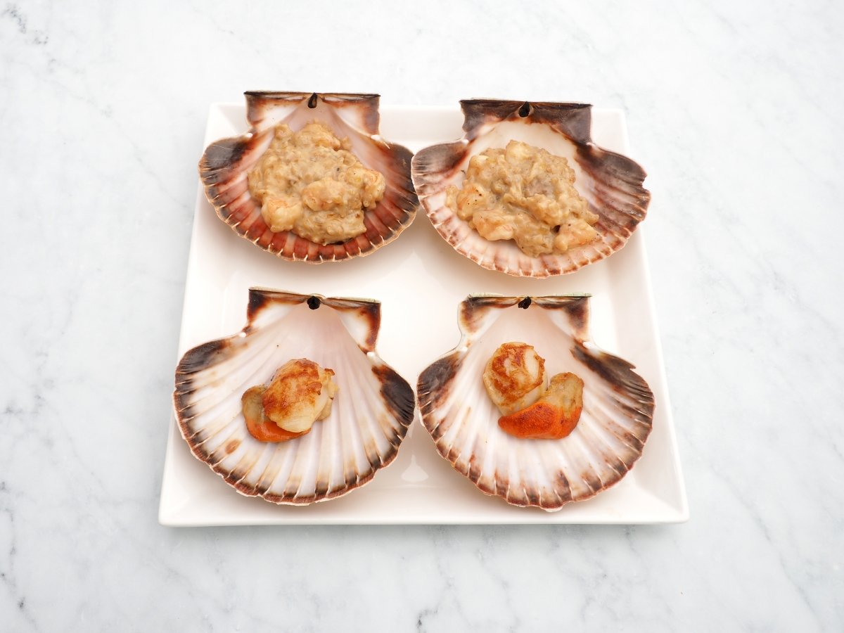 Colocar las vieiras con el relleno encima