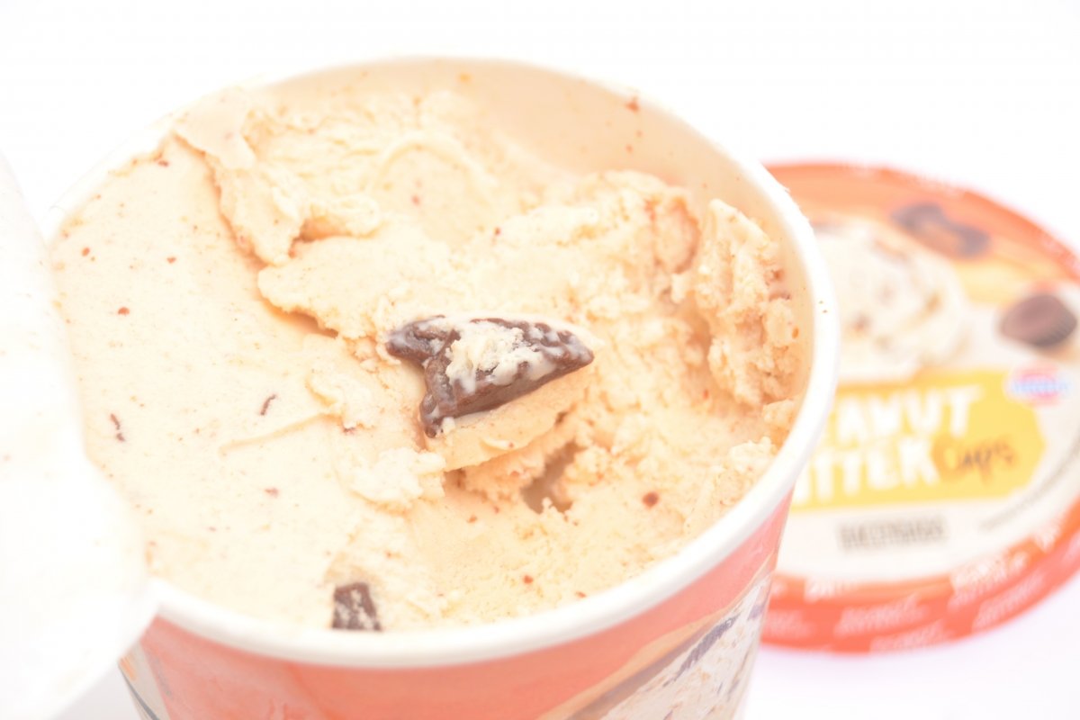 Color y textura del helado Peanut Butter Cups Hacendado