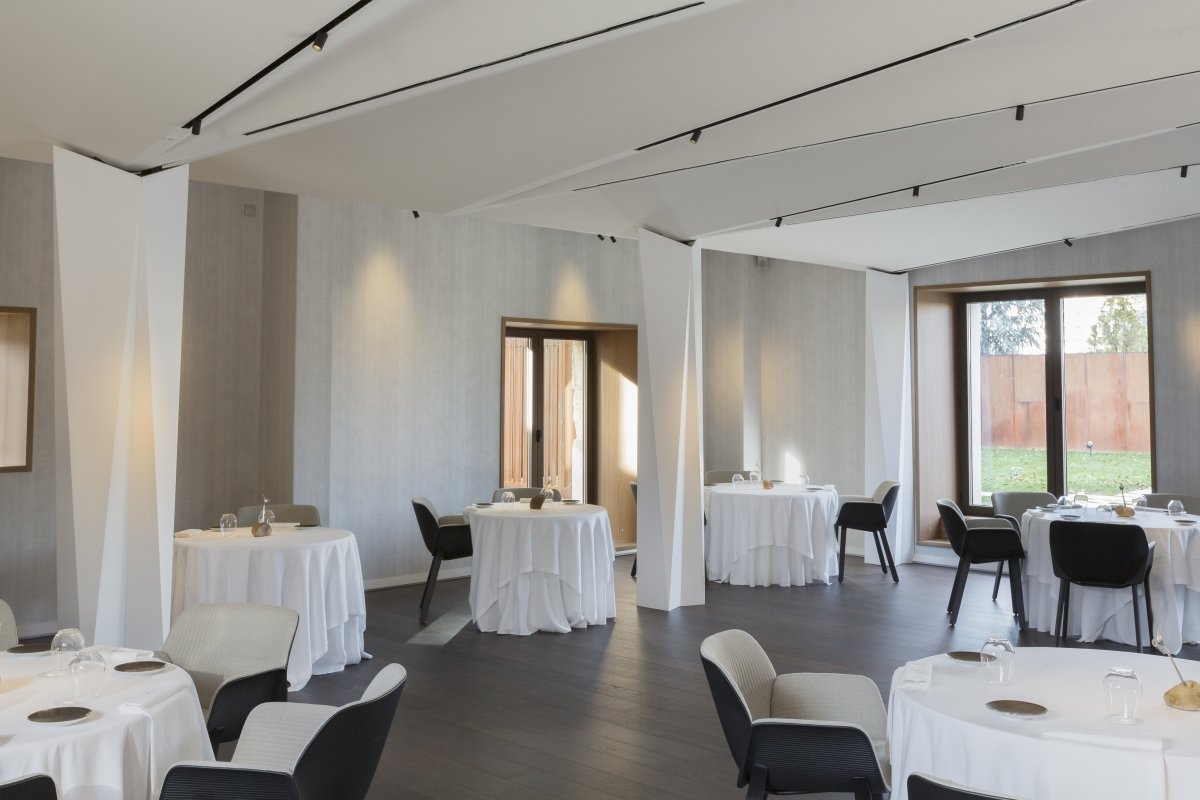 Comedor en la planta baja del restaurante Cocinandos