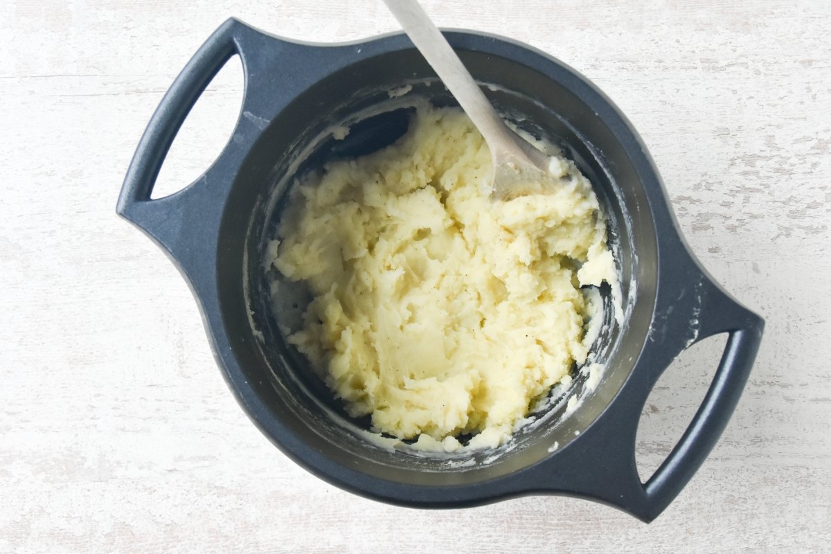 Condimentamos el puré de patatas