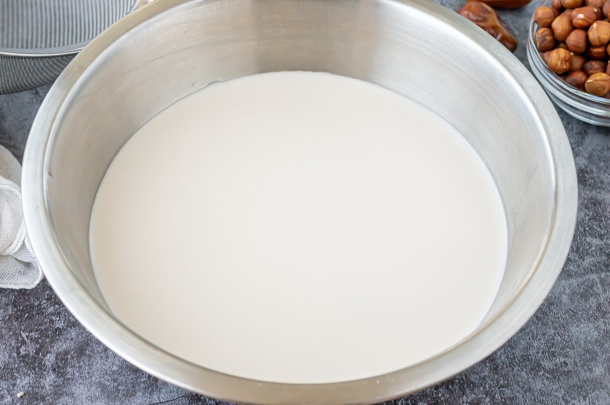 Conservar la leche de avellanas en la nevera