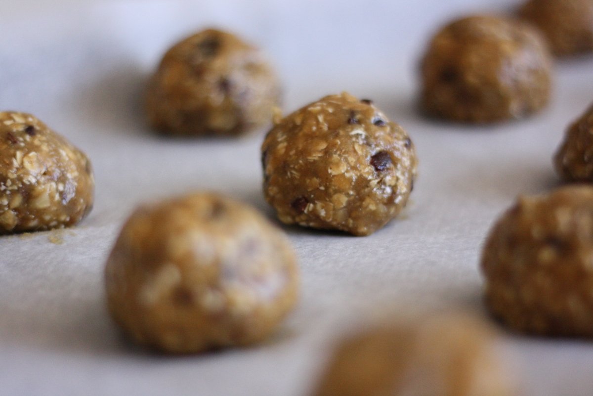 Rounded cookies for baking