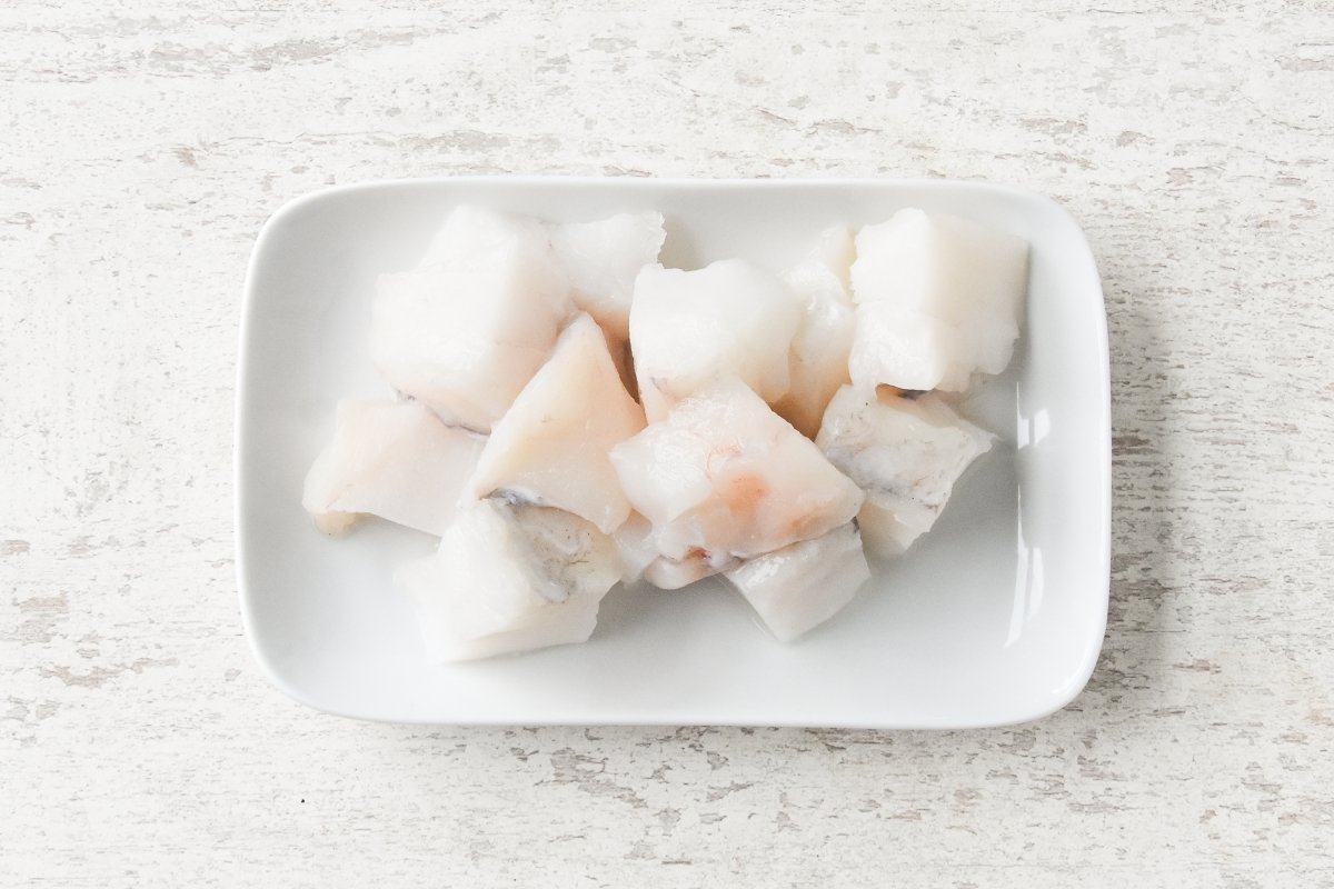 Cortamos el rape para el arroz tamboril