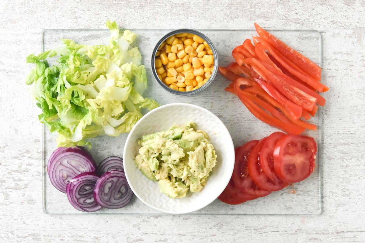 Cortamos las verduras para el burrito