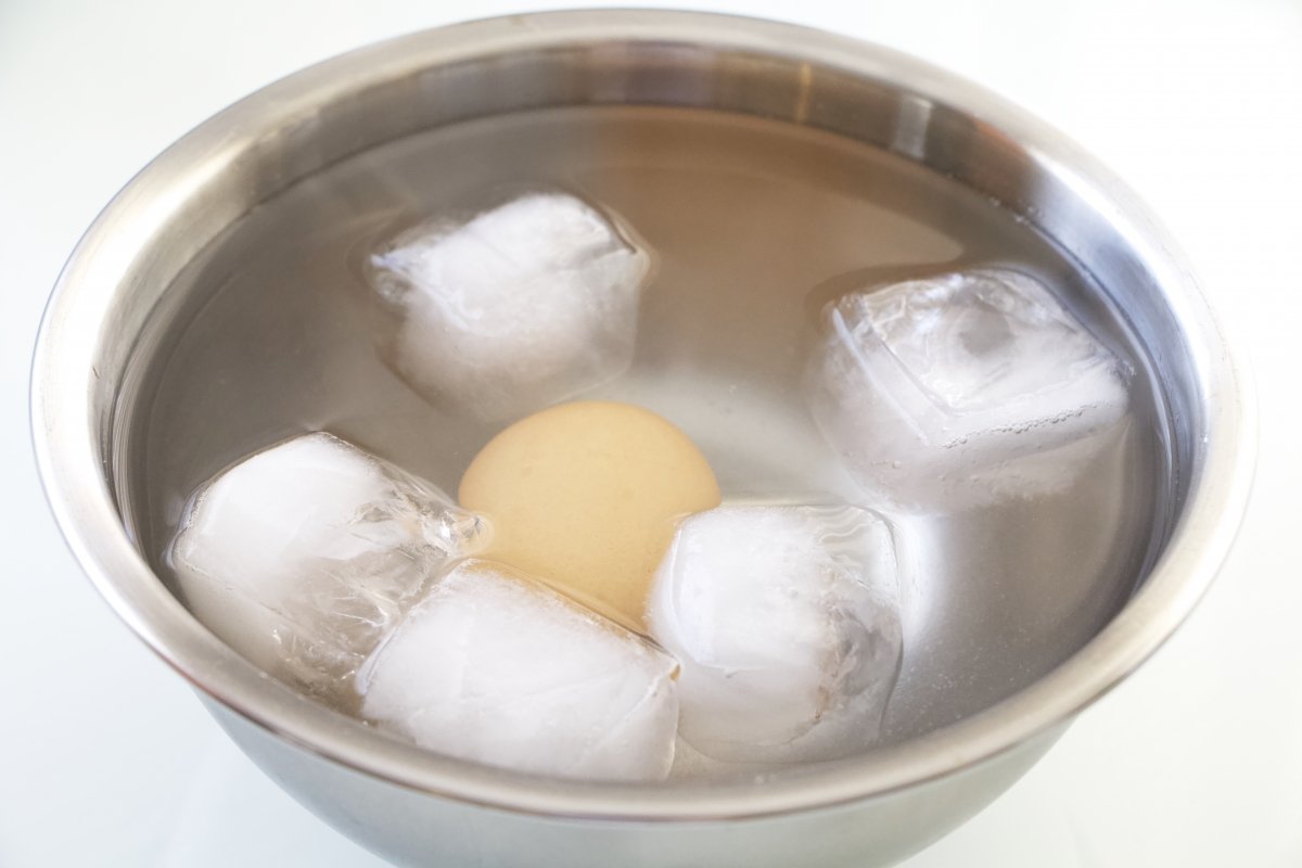 Cortar la cocción de un huevo