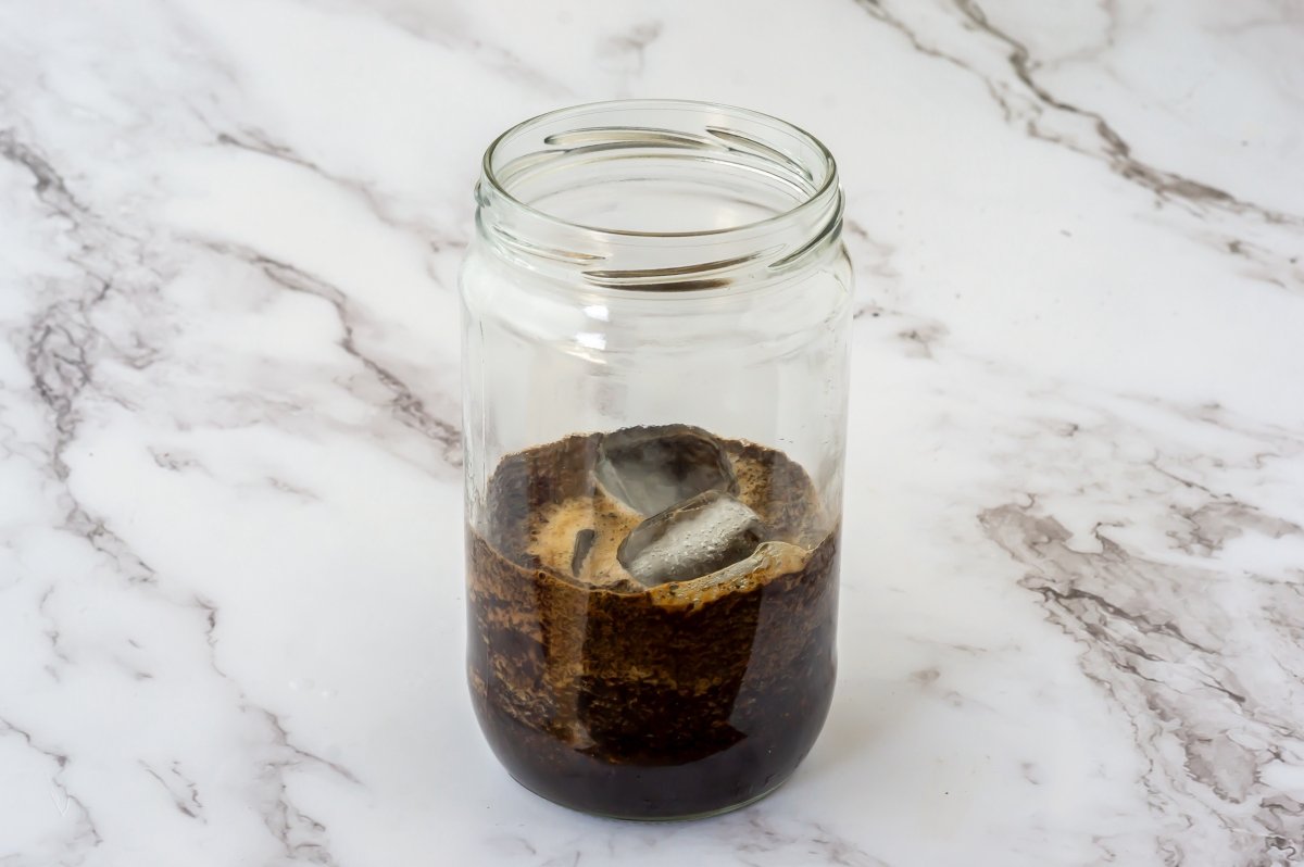 Cortar la infusión de arranque del cold brew