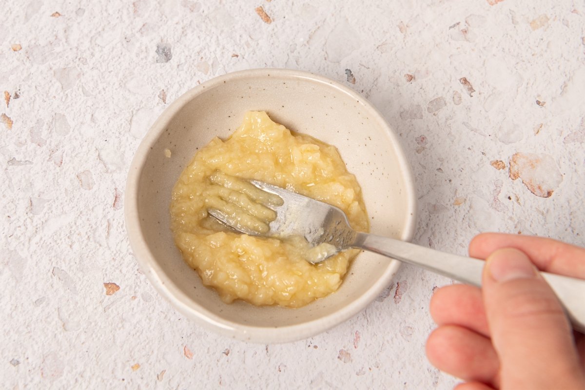 Crema de ajos para acompañar la codorniz confitada