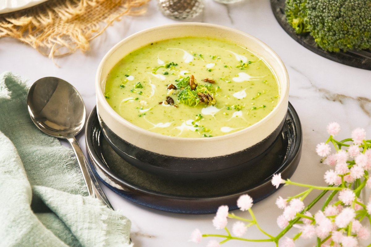 Crema de brócoli y queso lista para comer