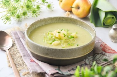 Crema de puerros y manzana
