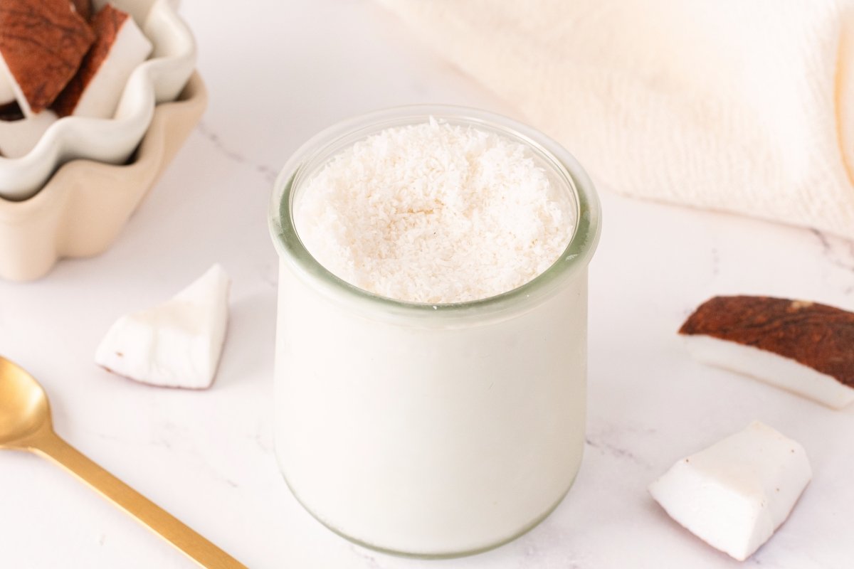 Crema mousse de coco recién hecha