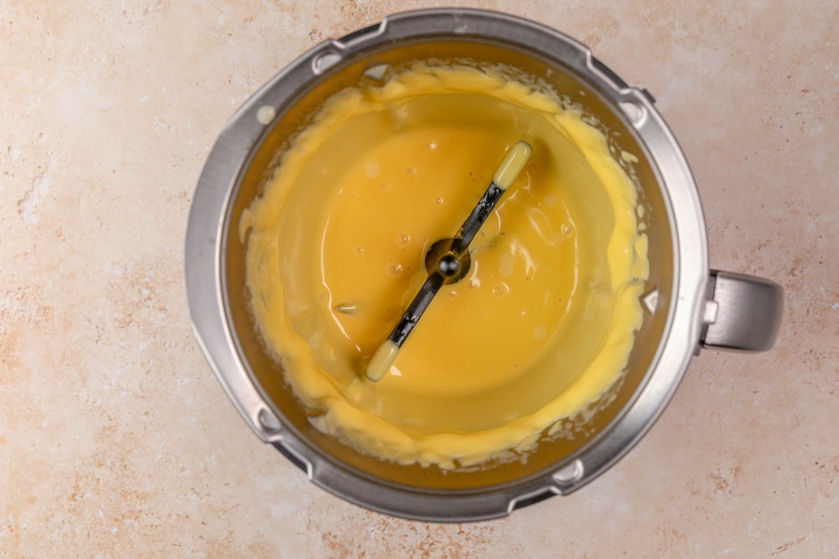 Crema pastelera para la ttarta de la abuela en Thermomix