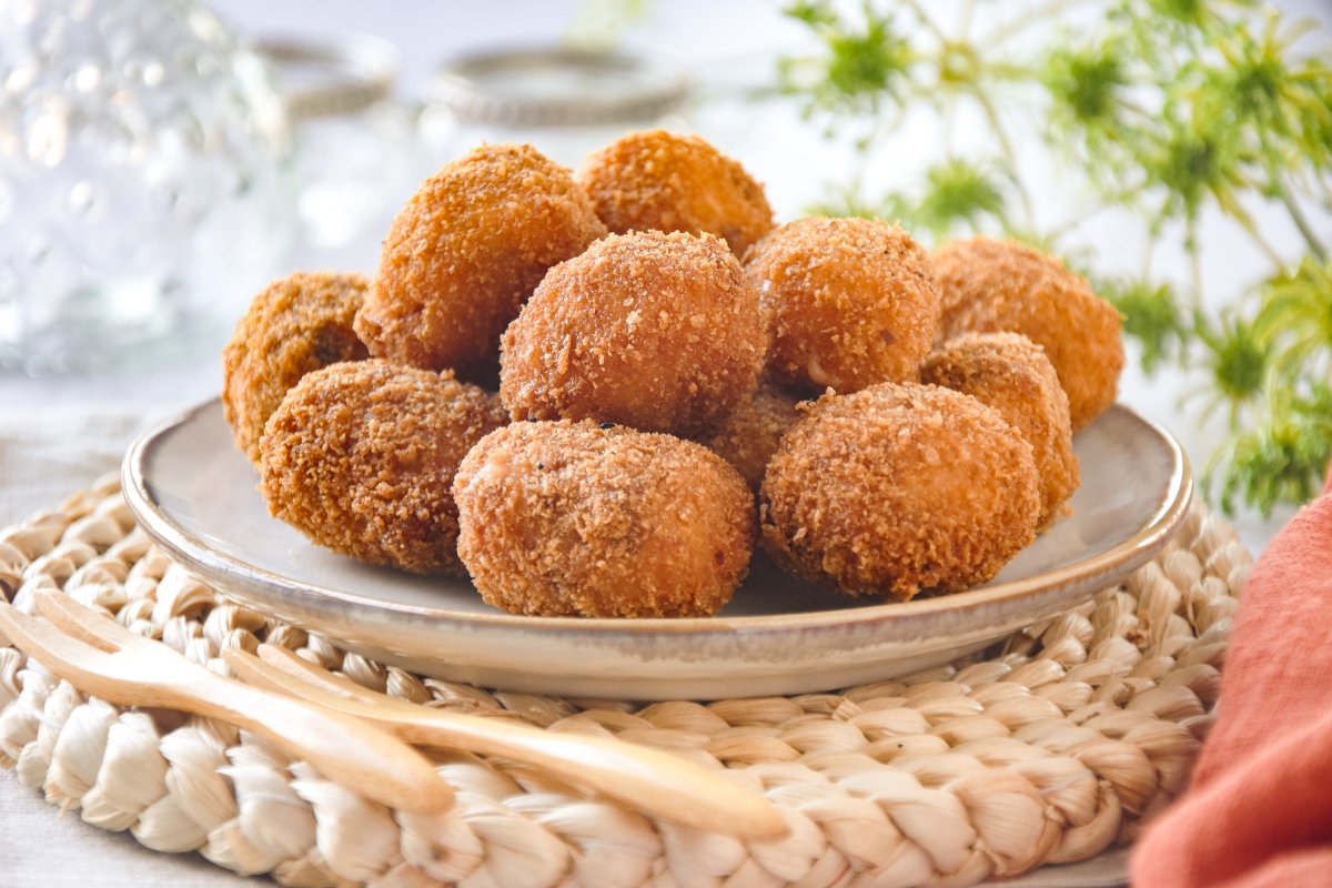 Croquetas de chistorra listas para comer