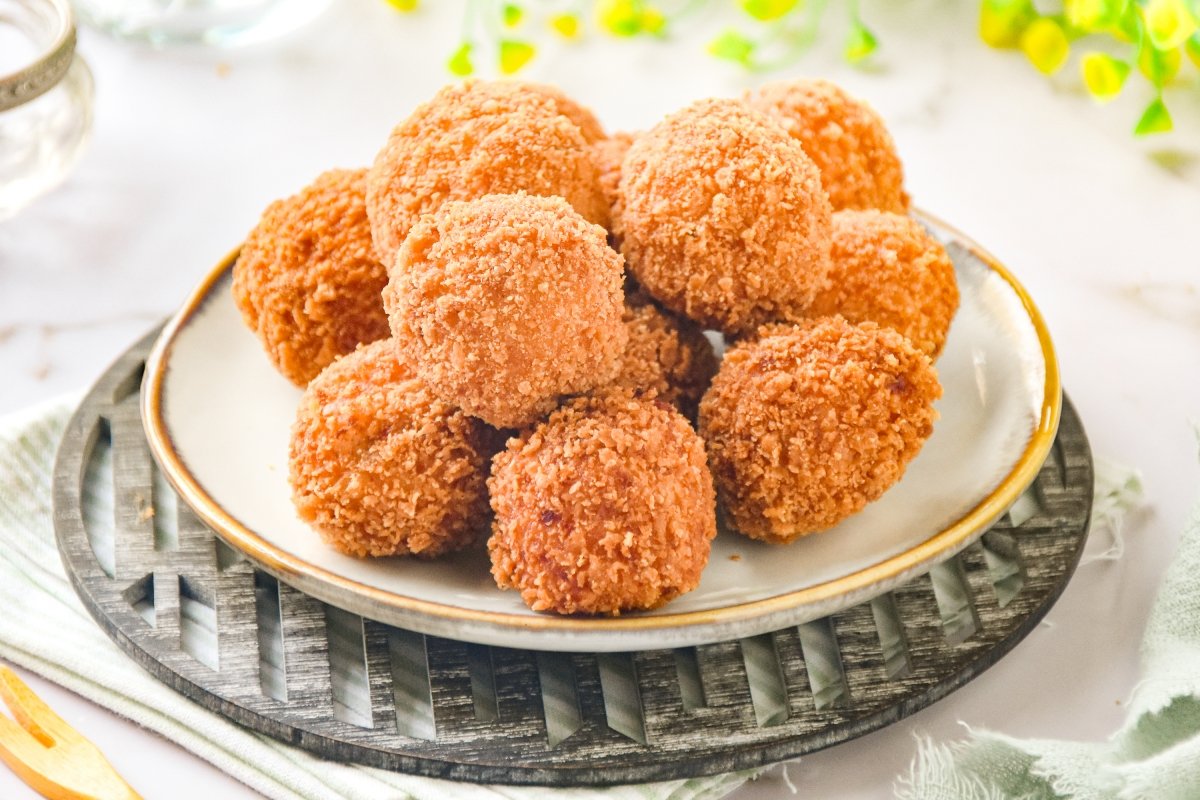 Croquetas de salmón listas para comer