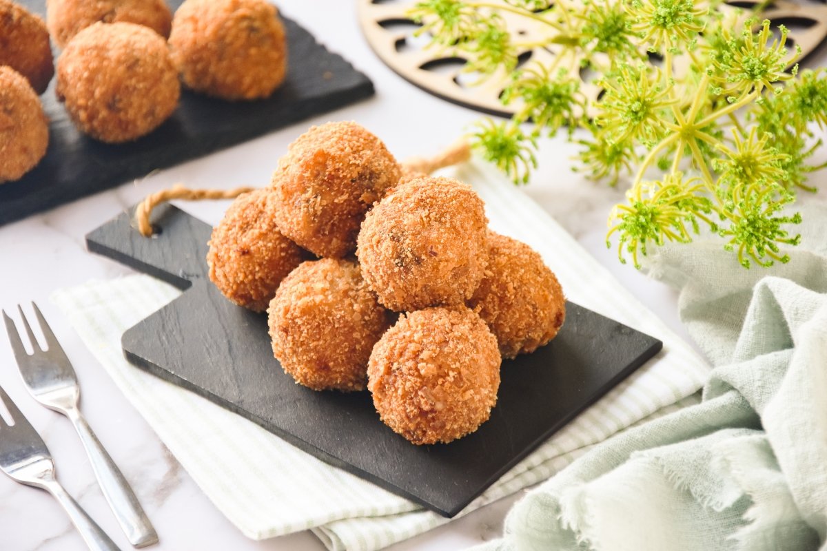 Croquetas de setas listas para comer
