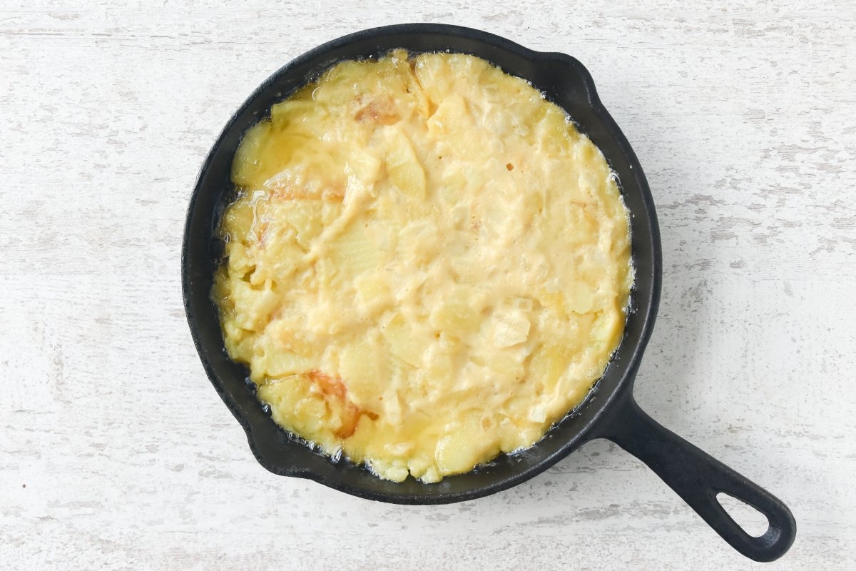 Cuajamos la tortilla vegana por un lado