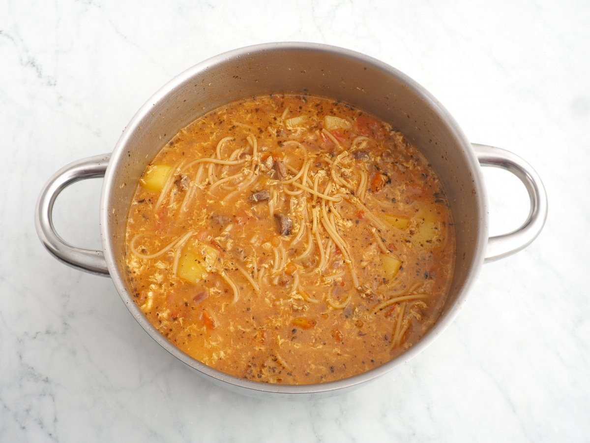 Cuajar el huevo en la sopa