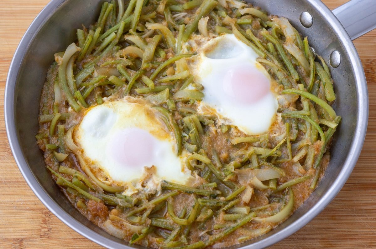 Cuajar los huevos de las tagarninas esparragadas
