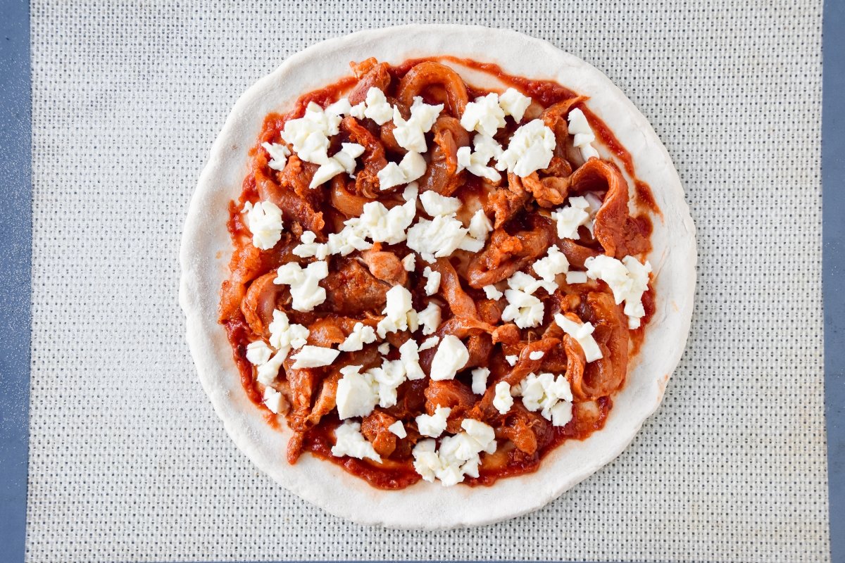 Cubrimos con la mozzarella troceada