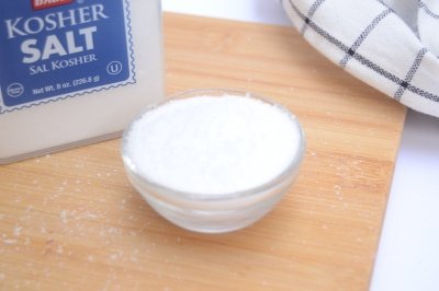 Sal kosher: qué es, para qué sirve y uso en la cocina