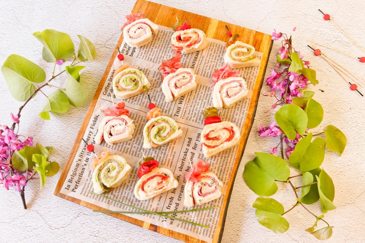 Decorar los rollitos de pan de molde