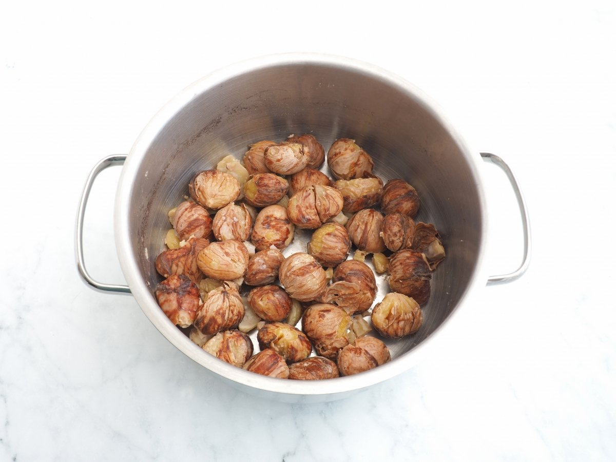 Dejar atemperar las castañas cocidas