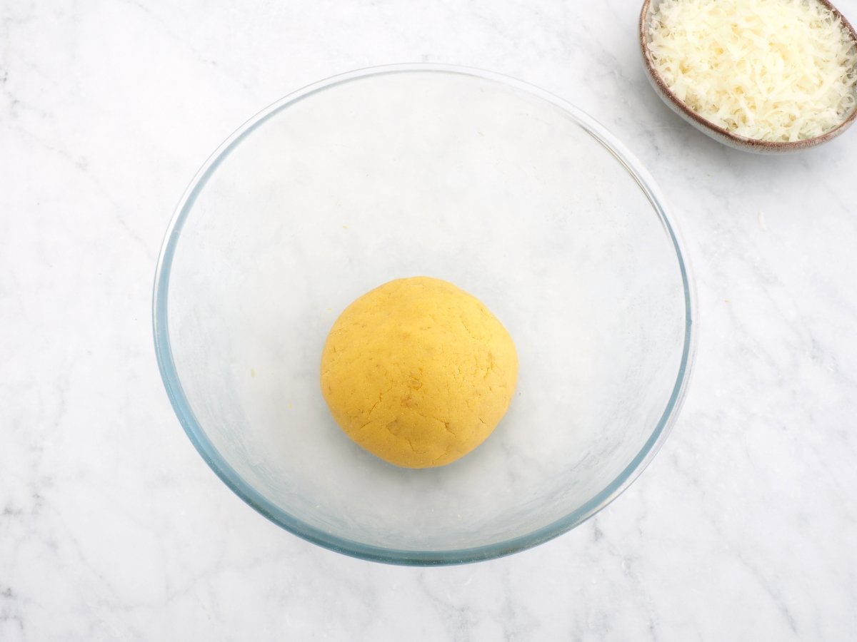 Dejar reposar la masa de las arepas