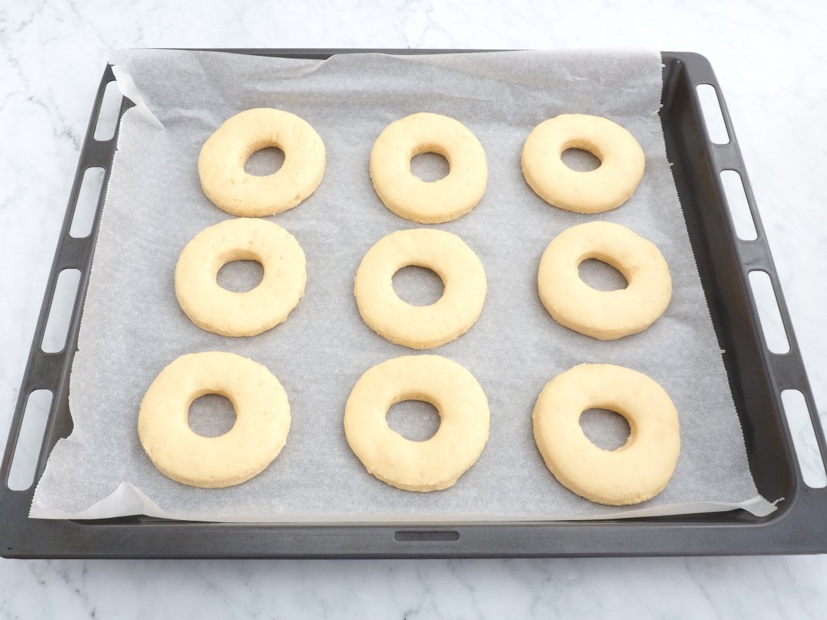 Dejar reposar los donuts formados