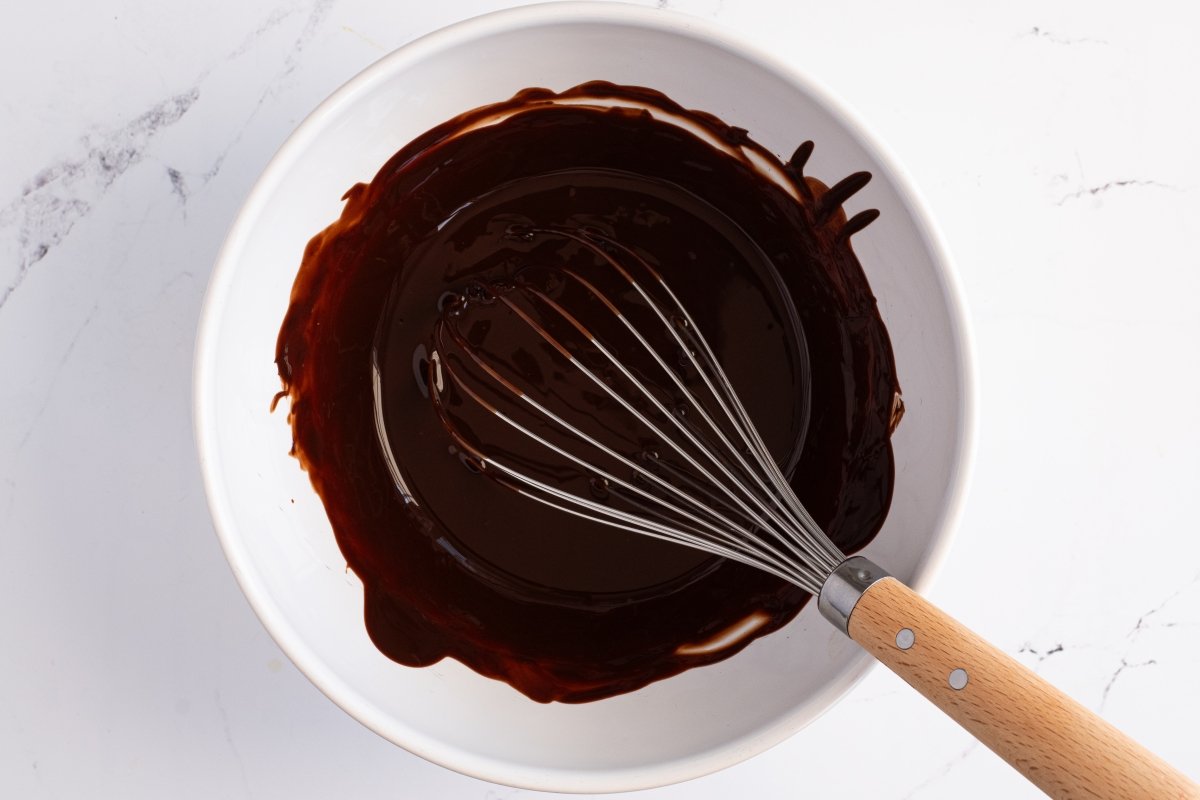 Derretimos el chocolate de los muffins de chocolate