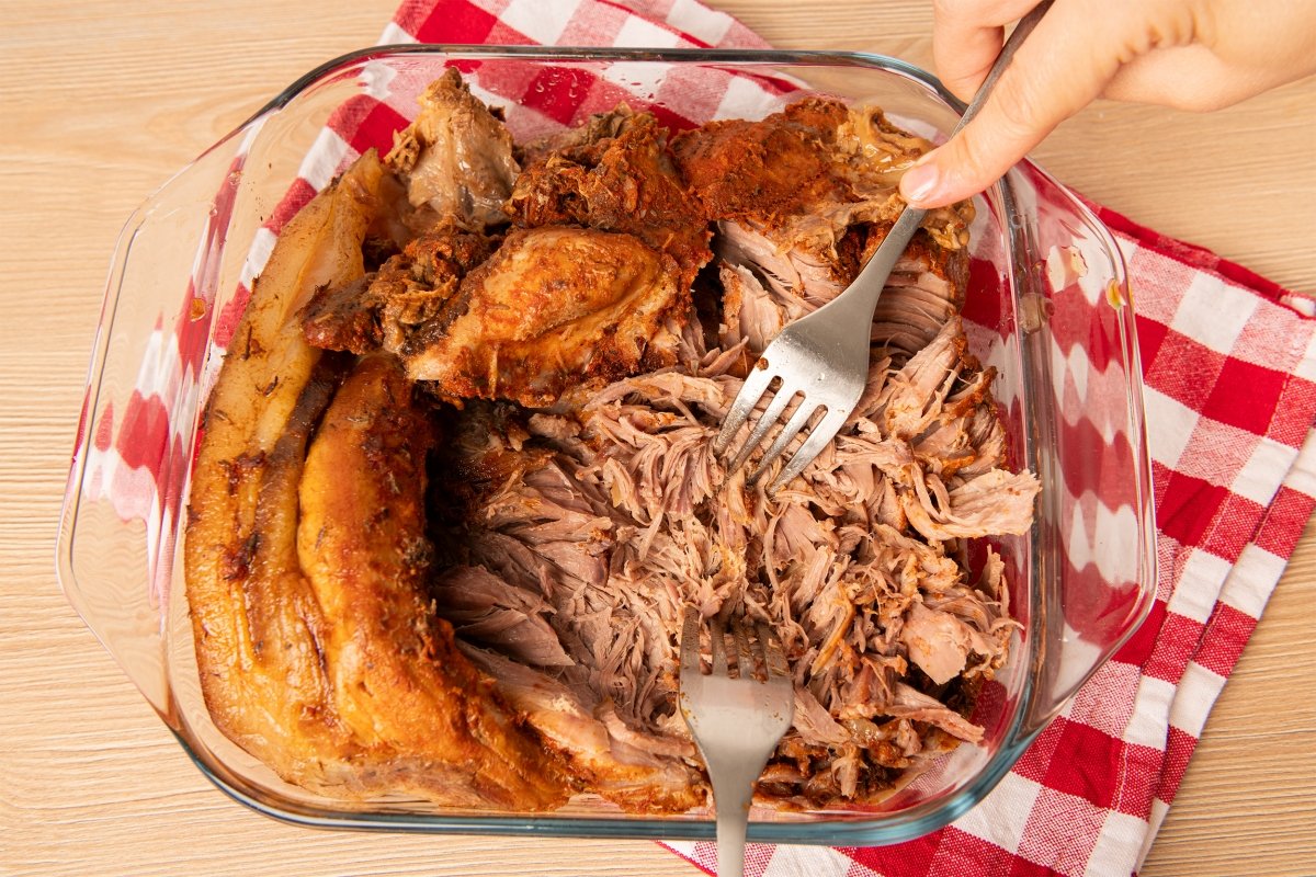 Deshebrando el pulled pork en Crock Pot