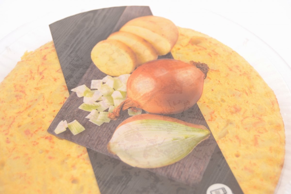 Detalle del envase de la tortilla española con cebolla Hacendado