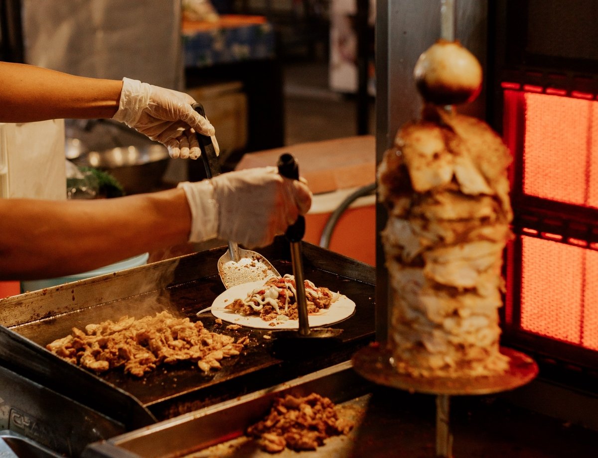 Cuál es la diferencia entre shawarma y kebab?