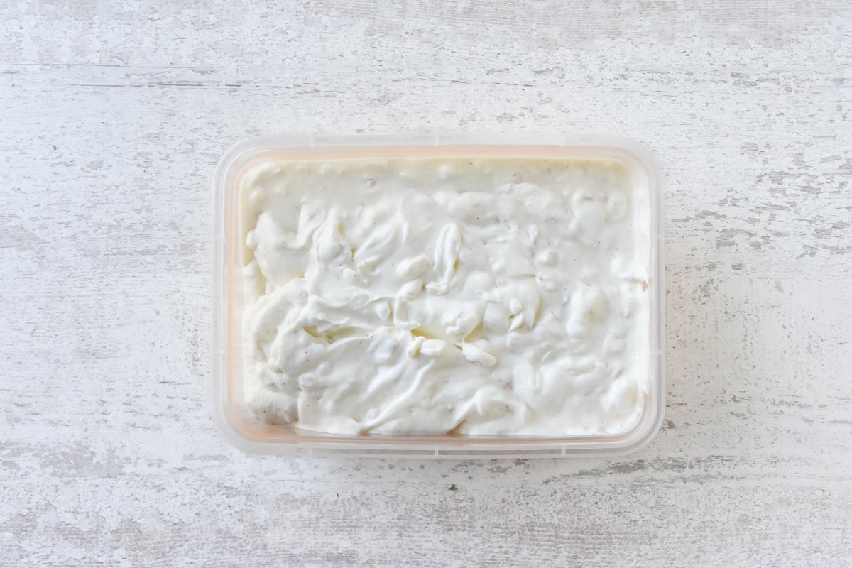 Disponemos el helado de manzana en un recipiente