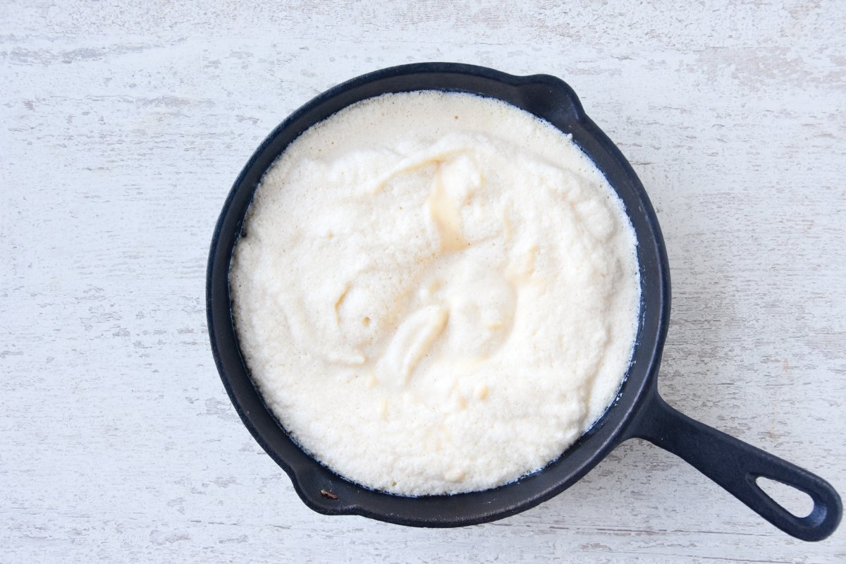 Disponemos la mezcla en la sartén