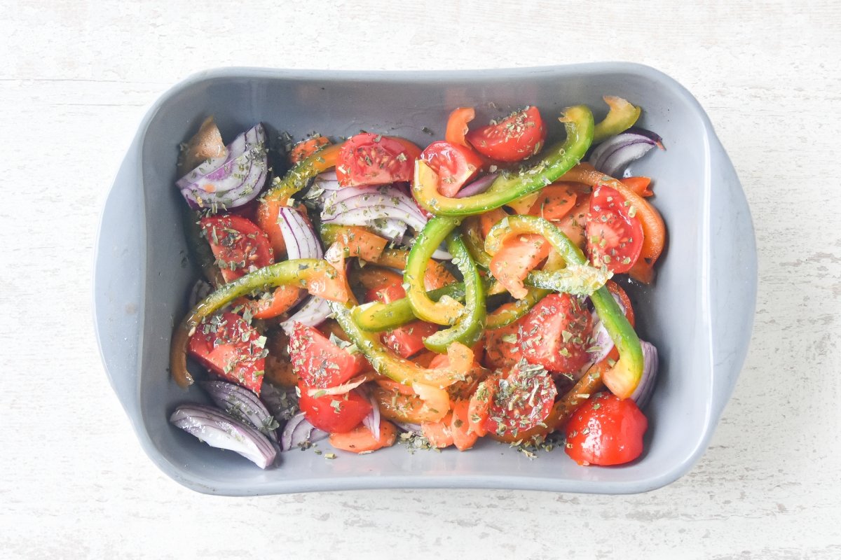 Disponemos las verduras en la bandeja