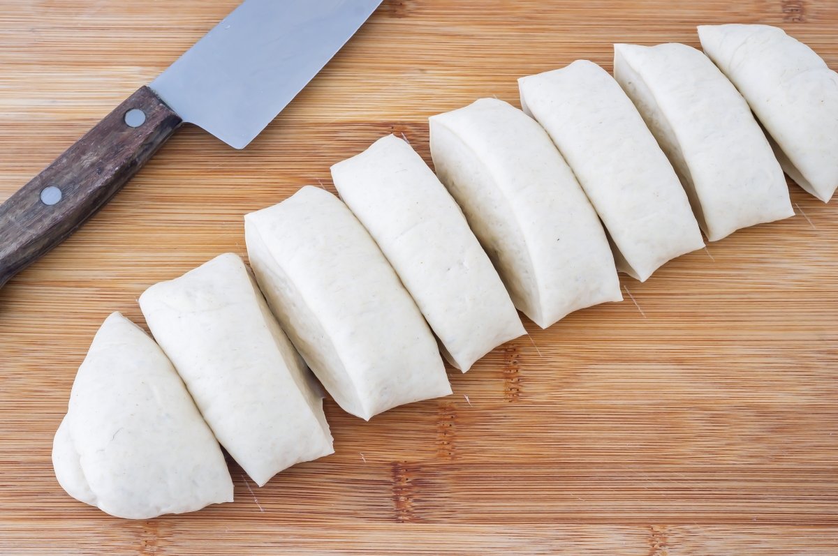 Dividir la masa de los baozi
