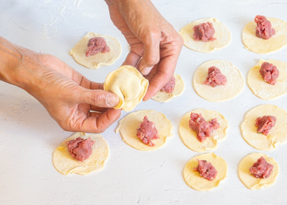Doblando los pelmeni
