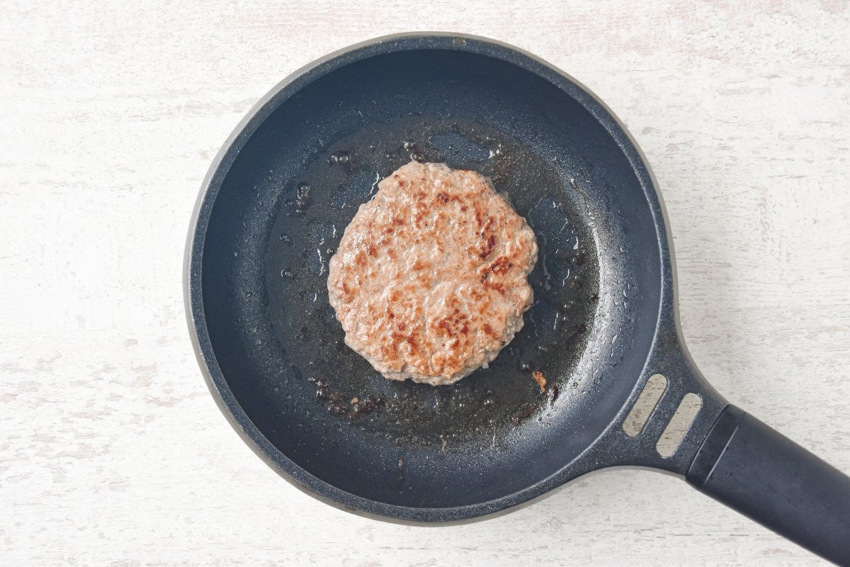 Doramos la hamburguesa de carne