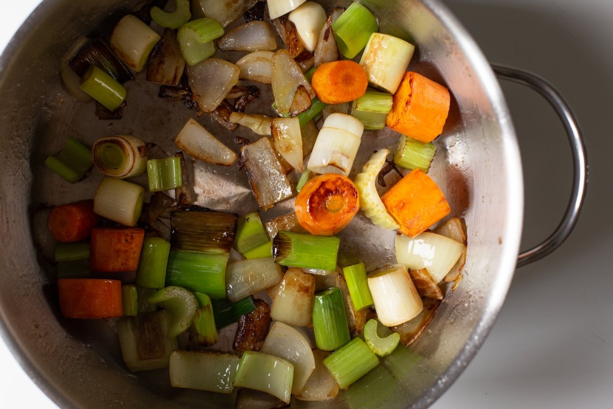 Cómo hacer caldo de verduras casero