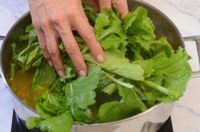 Grelos: qué son, propiedades y usos en la cocina de esta hortaliza gallega