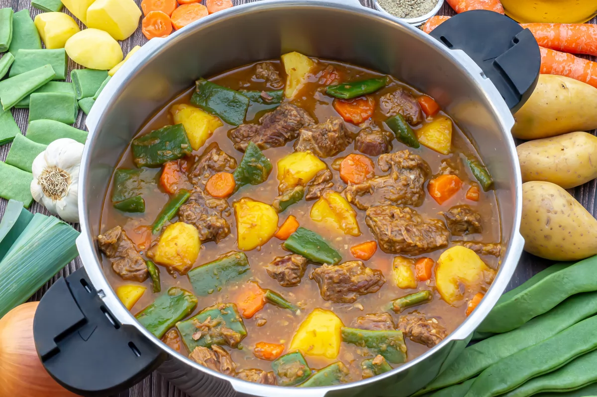 Ternera guisada con verduras 10 Echar las judías verdes *