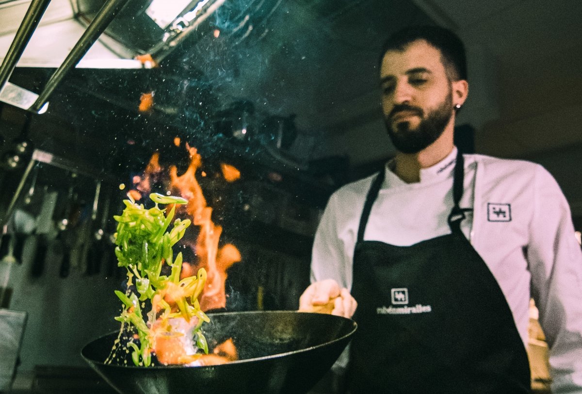 El cocinero Rubén Miralles en su restaurante homónimo considerado de los mejores de Castellón