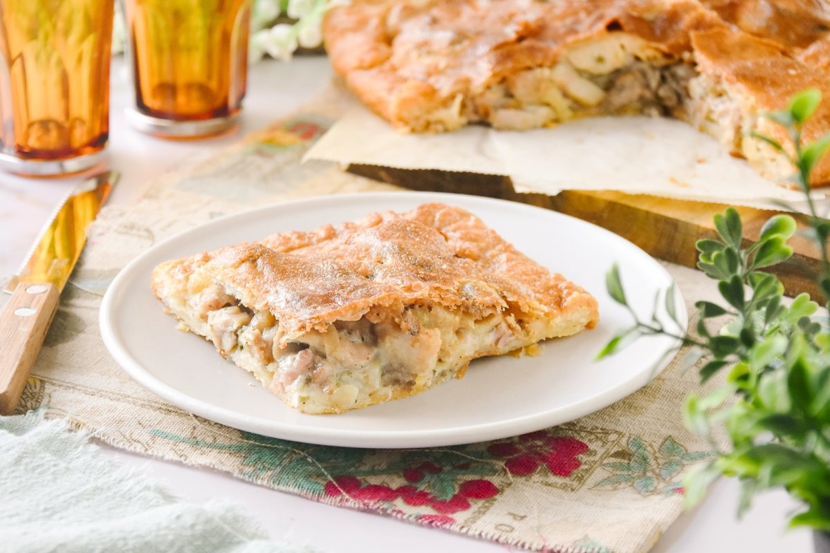 Empanada de pollo en freidora de aire lista para comer