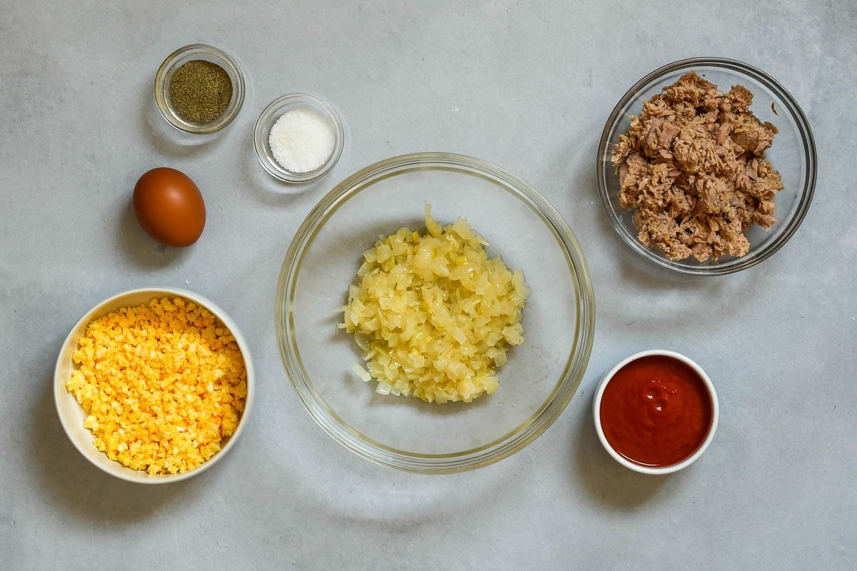 Empanadillas caseras de atún, tomate y huevo duro: ingredientes del relleno