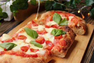 Cuál es la diferencia entre pizza y pinsa