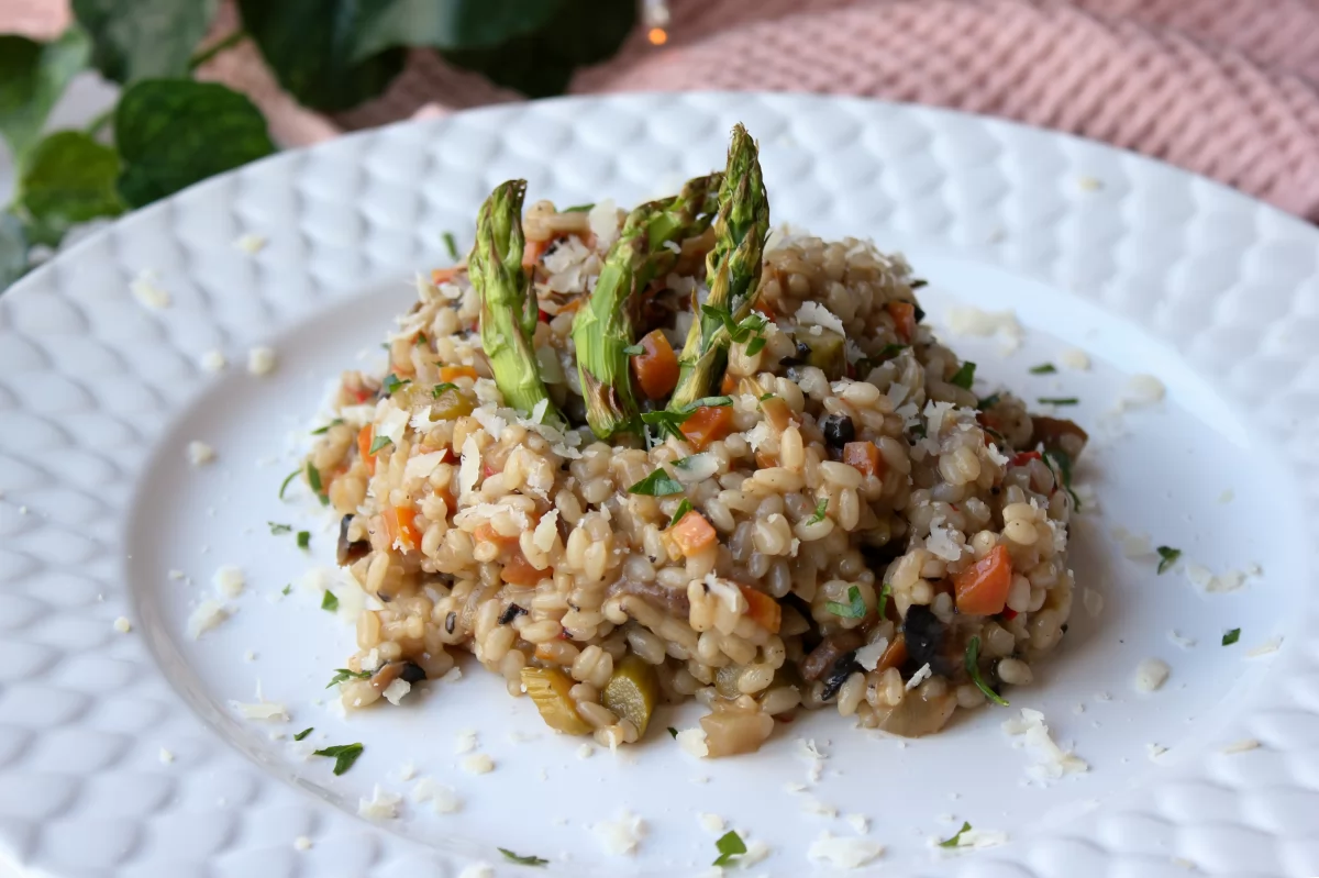 Emplatado final del risotto vegetariano *